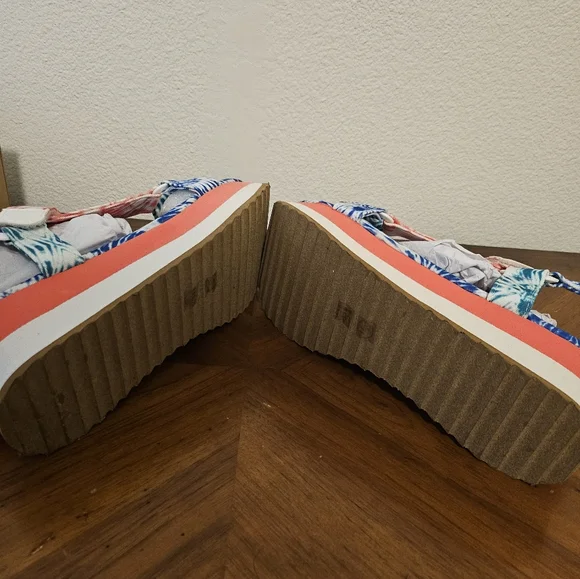 DIRTY LAUNDRY WOMEN SIZE 8 MULTI COLORS - Picture 6 of 7